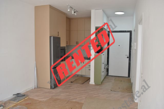 One bedroom apartment for rent at Univers City near QTU in Tirana.
It is located on the 6th floor o